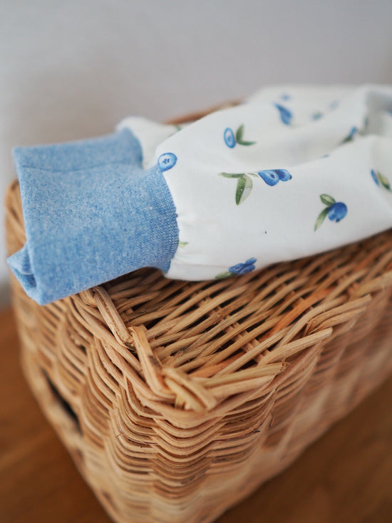 Baggy Pants mit Blaubeeren Gr. 50