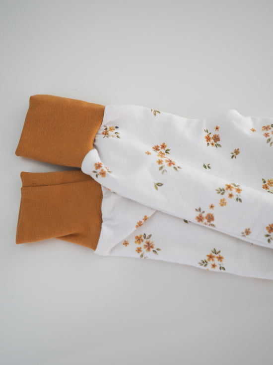 Baggy Pants Butterblümchen Gr. 68